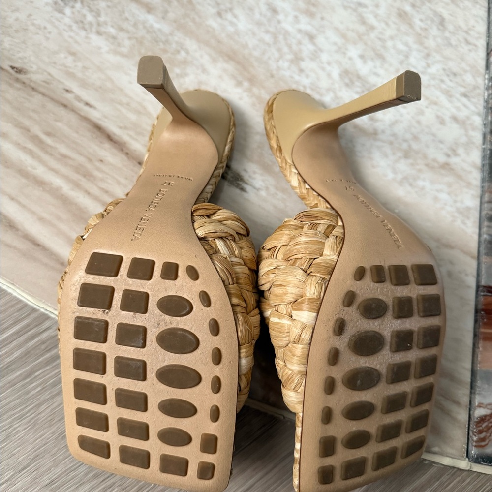 Bottega Veneta Beige Woven Heels - Picture 3 of 3